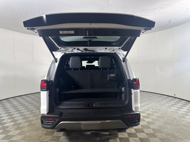 Used 2025 Lexus LX 700h Luxury w/ Appearance Package AWD/4WD image 12