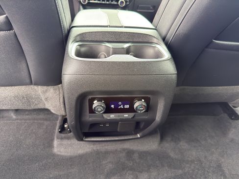 Certified 2024 Chevrolet Traverse Z71 w/ LPO, Floor Liner Package AWD/4WD image 32