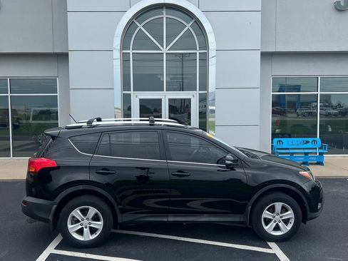 Used 2014 Toyota RAV4 XLE FWD image 3
