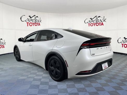 New 2026 Toyota Prius LE FWD image 6