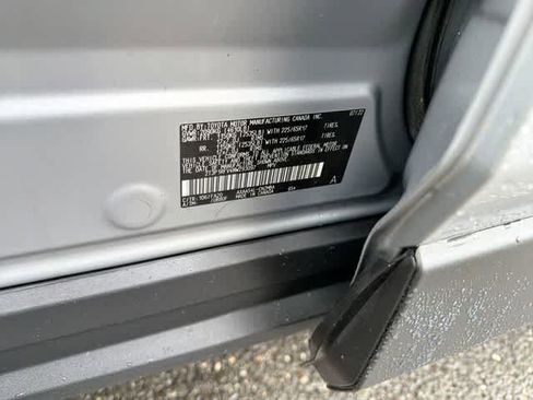 Used 2022 Toyota RAV4 XLE AWD/4WD image 33