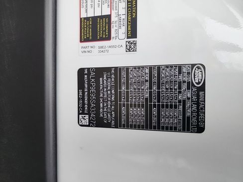 Used 2025 Land Rover Range Rover SE AWD/4WD image 18
