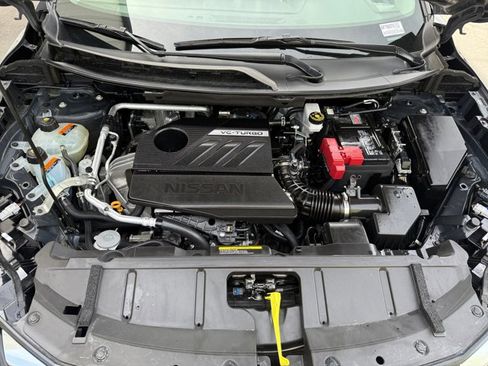 Used 2025 Nissan Rogue SV AWD/4WD image 18