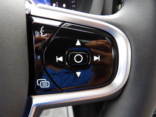 Certified 2026 Volvo XC60 B5 Plus AWD/4WD image 21