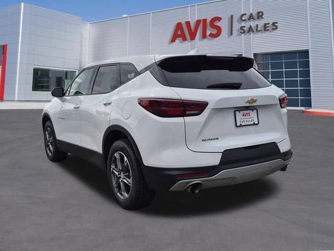 Used 2025 Chevrolet Blazer LT FWD image 9