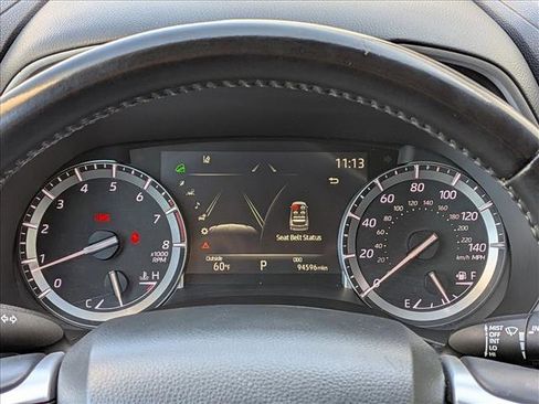 Used 2022 Toyota Highlander XLE AWD/4WD image 11