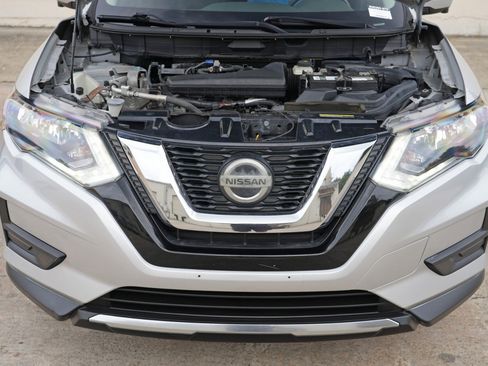 Used 2019 Nissan Rogue SV w/ Premium Package AWD/4WD image 7