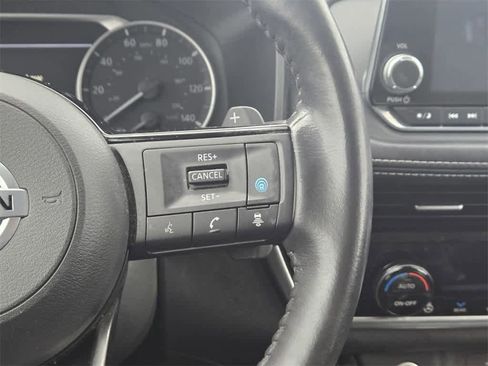 Used 2023 Nissan Rogue SV image 11