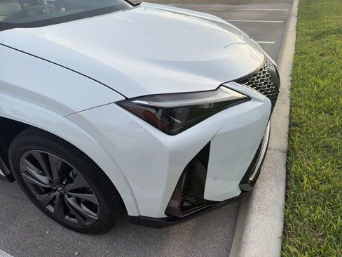 Used 2025 Lexus UX 300h FWD image 9