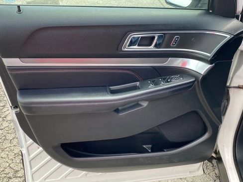 Used 2017 Ford Explorer Sport image 13