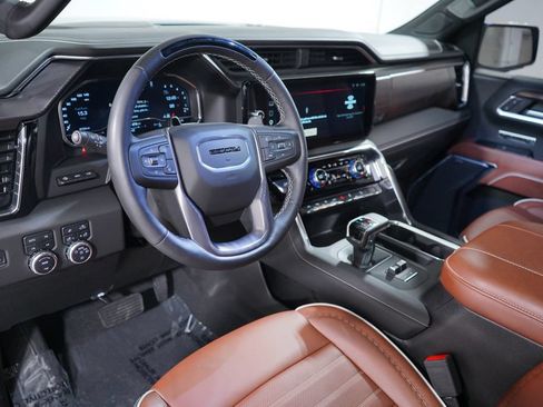 Used 2025 GMC Sierra 1500 Denali Ultimate AWD/4WD image 6
