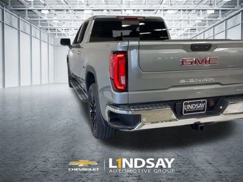 Used 2025 GMC Sierra 1500 SLT w/ SLT Premium Package image 8