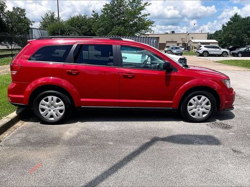 Used 2020 Dodge Journey SE w/ SE Popular Equipment Group FWD image 7