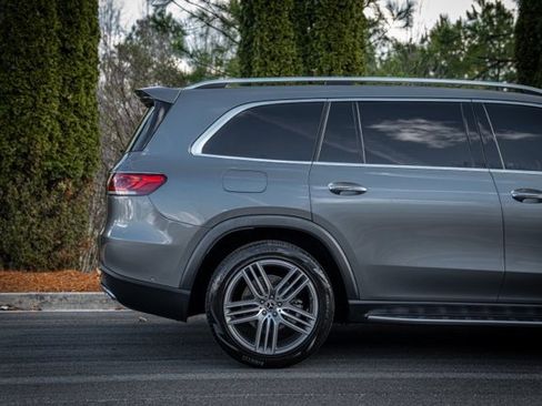 Used 2022 Mercedes-Benz GLS 450 4MATIC image 13