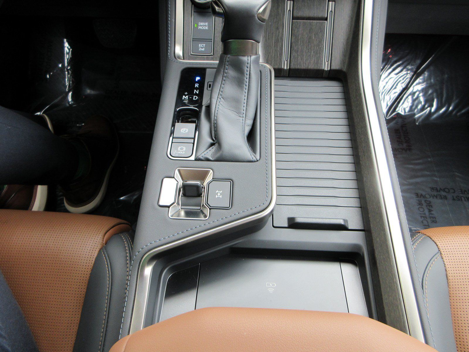 Used 2024 Lexus GX 550 w/ Accessory Package (31) AWD/4WD image 50