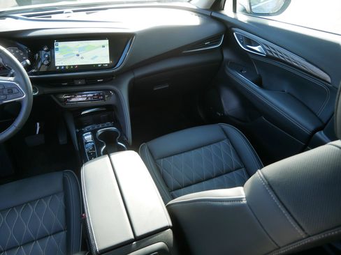 Used 2023 Buick Envision Avenir image 11