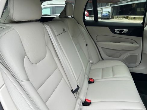 Certified 2025 Volvo V60 B5 Cross Country Plus image 20