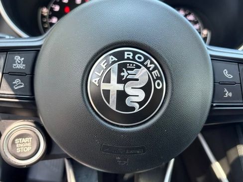 Used 2023 Alfa Romeo Stelvio Veloce AWD/4WD image 25