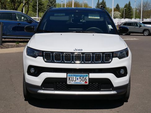 Used 2023 Jeep Compass Limited AWD/4WD image 2