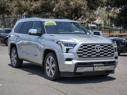 Used 2023 Toyota Sequoia Capstone AWD/4WD image 3