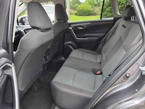 Used 2024 Toyota RAV4 XLE FWD image 12