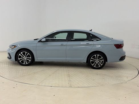 Used 2026 Volkswagen Jetta Sport FWD image 2