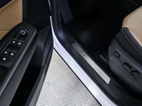 Used 2022 Volkswagen Atlas Cross Sport SE image 8