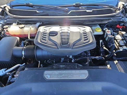 Used 2024 Jeep Wagoneer L Series III w/ Flexible Seating Group image 32