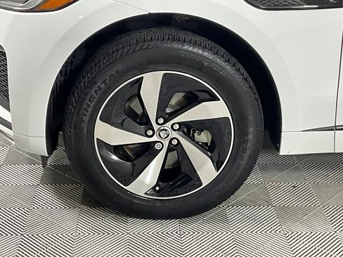 Used 2025 Jaguar F-PACE R-Dynamic S image 30