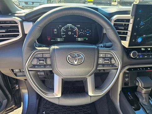Used 2026 Toyota Tundra Limited AWD/4WD image 12