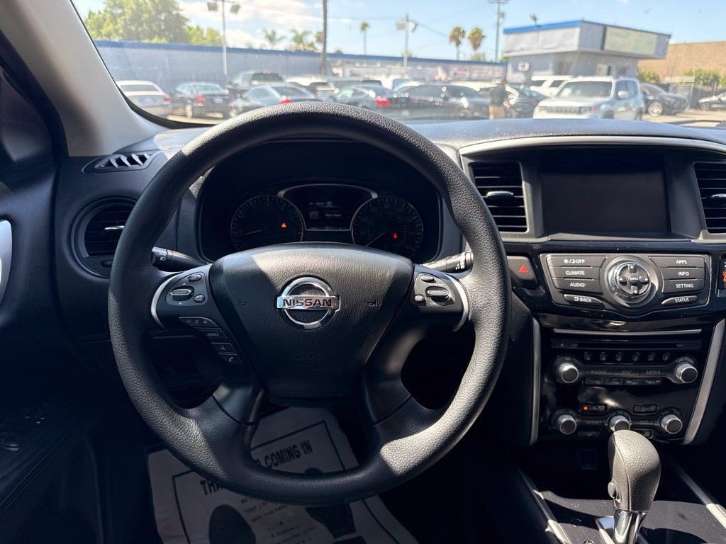 Used 2020 Nissan Pathfinder S AWD/4WD image 13