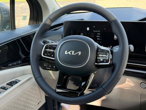 New 2026 Kia Carnival SX Prestige image 13