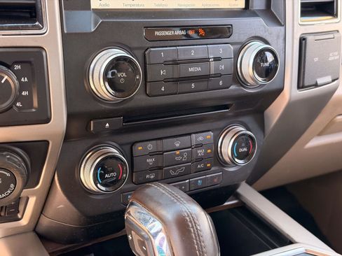 Used 2018 Ford F150 Lariat w/ Equipment Group 502A Luxury AWD/4WD image 22