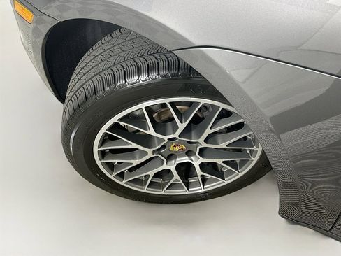 Used 2018 Porsche Macan image 24