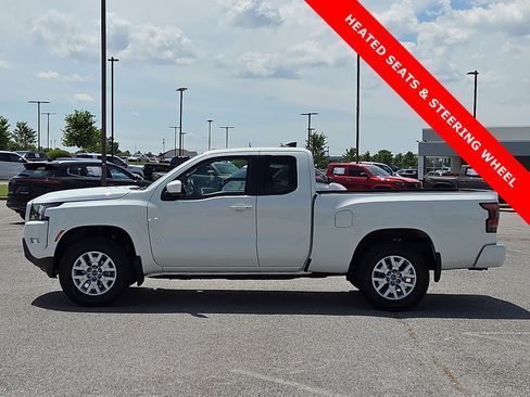 Used 2024 Nissan Frontier SV w/ SV Convenience Package AWD/4WD image 3
