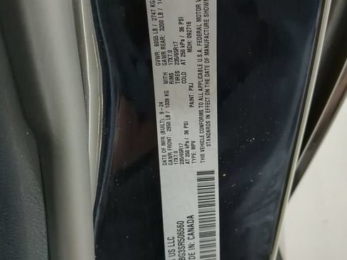 Used 2025 Chrysler Pacifica Select FWD image 16