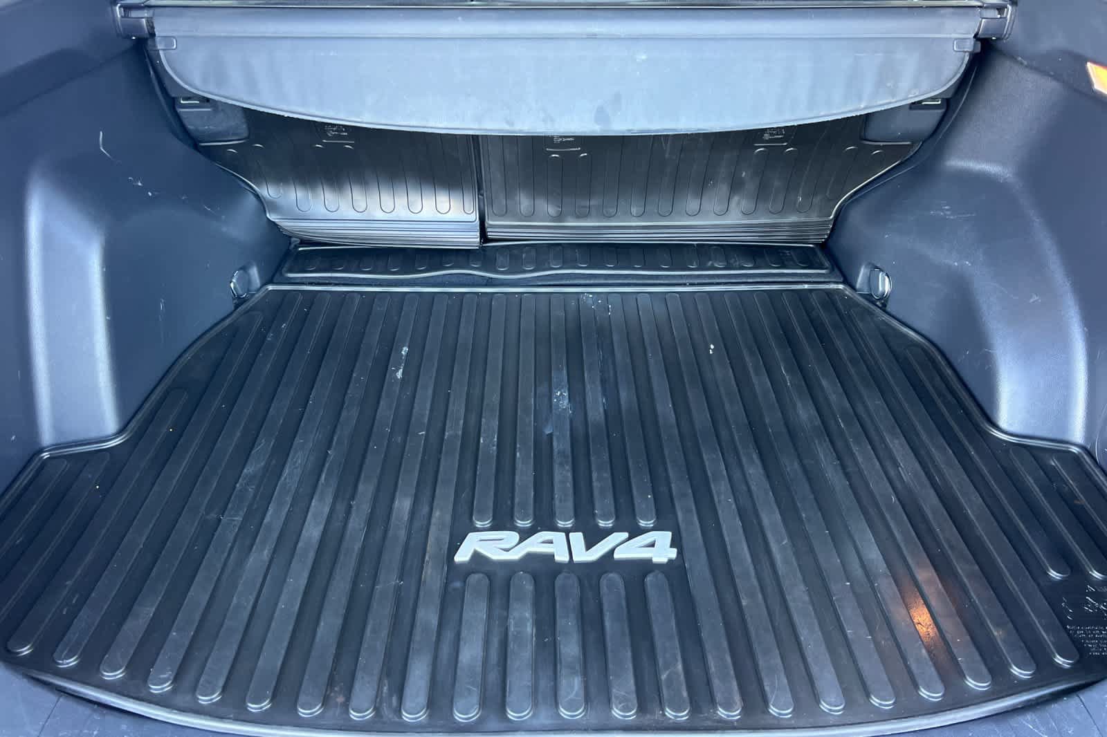 Used 2020 Toyota RAV4 LE w/ All Weather Liner Package AWD/4WD image 16