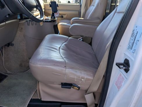 Used 2004 Ford E-150 and Econoline 150 image 10
