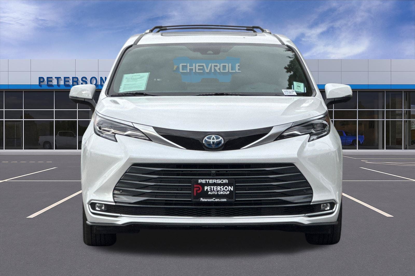 Used 2025 Toyota Sienna Platinum AWD/4WD image 9
