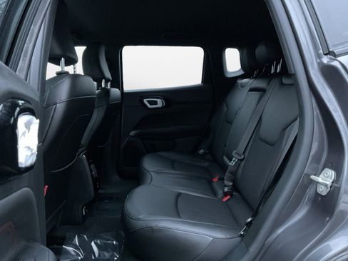 Used 2024 Jeep Compass Trailhawk w/ Trailhawk Convenience Group image 13