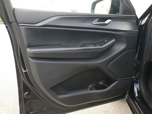 Certified 2023 Jeep Grand Cherokee L Laredo image 15