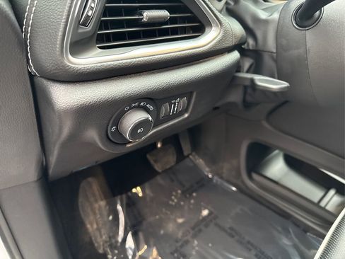 Used 2024 Chrysler Pacifica Limited w/ S Appearance Package image 40