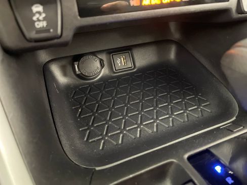 Certified 2025 Toyota RAV4 XLE AWD/4WD image 30