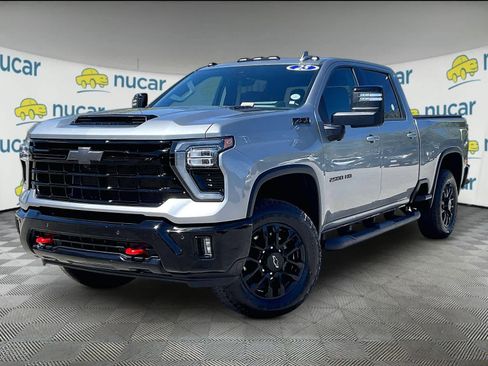 Used 2025 Chevrolet Silverado 2500 LTZ w/ Trail Boss Package AWD/4WD image 3