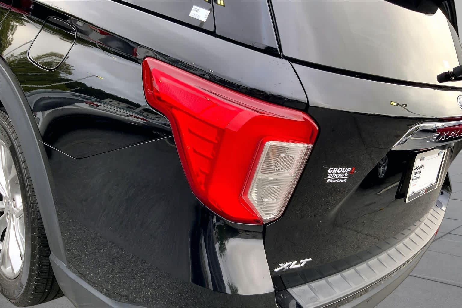 Used 2024 Ford Explorer XLT w/ Equipment Group 202A RWD image 25