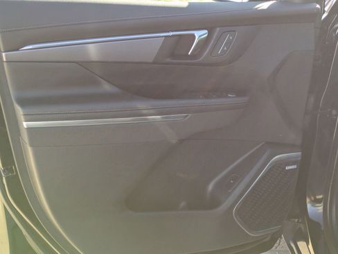 Used 2025 Buick Enclave Sport Touring image 11