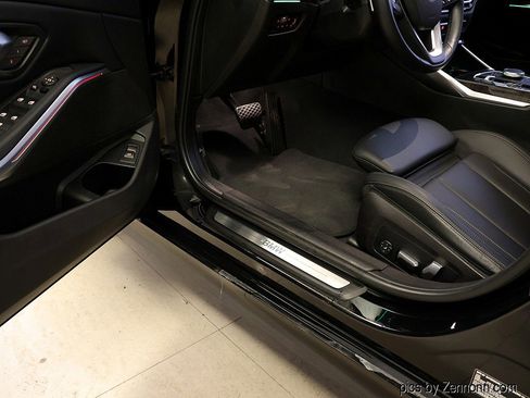 Certified 2023 BMW 330i xDrive Sedan w/ Driving Assistance Package image 25