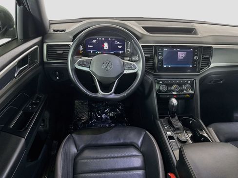 Used 2020 Volkswagen Atlas Cross Sport SEL Premium AWD/4WD image 17