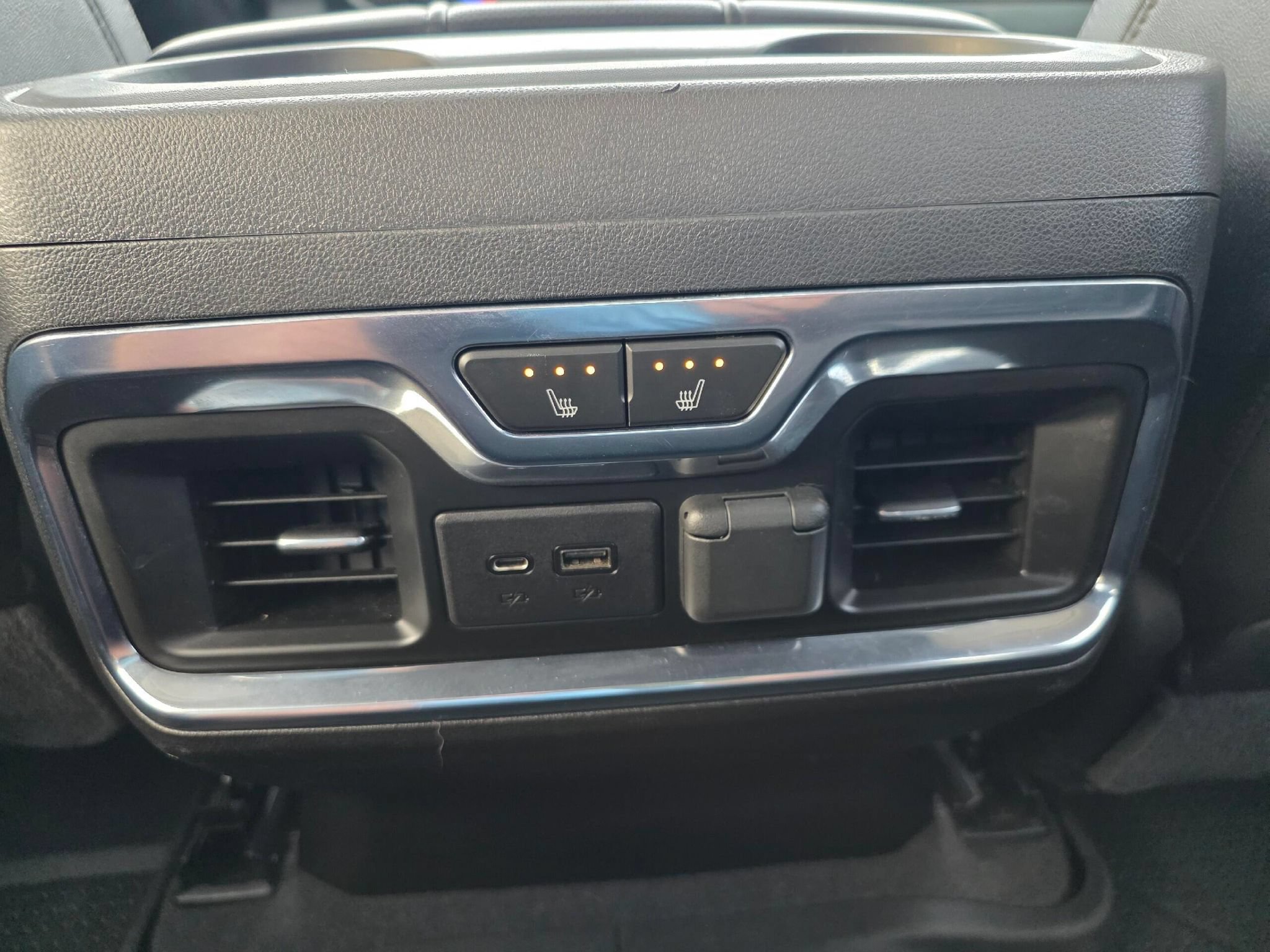 Used 2021 Chevrolet Silverado 1500 High Country w/ Technology Package AWD/4WD image 33