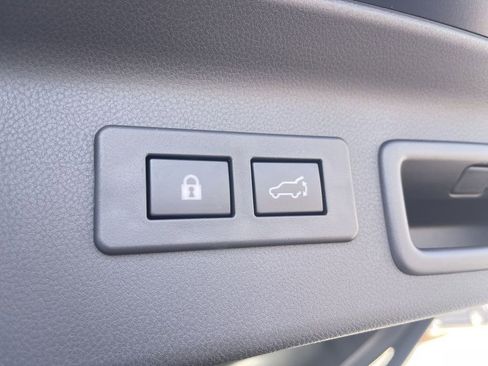 Used 2025 Subaru Forester Touring w/ Popular Package - Touring image 5